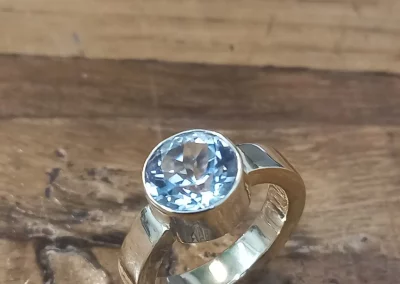 Gouden ring met Aquamarijn
